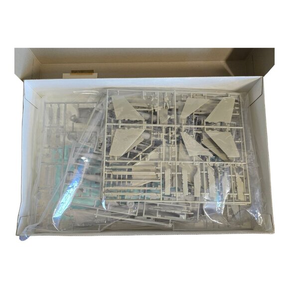 NEW Vintage Hasegawa 1987 L.T.V. A-7E Corsair II Airplane 1:48 Scale Model Kit - Picture 3 of 8